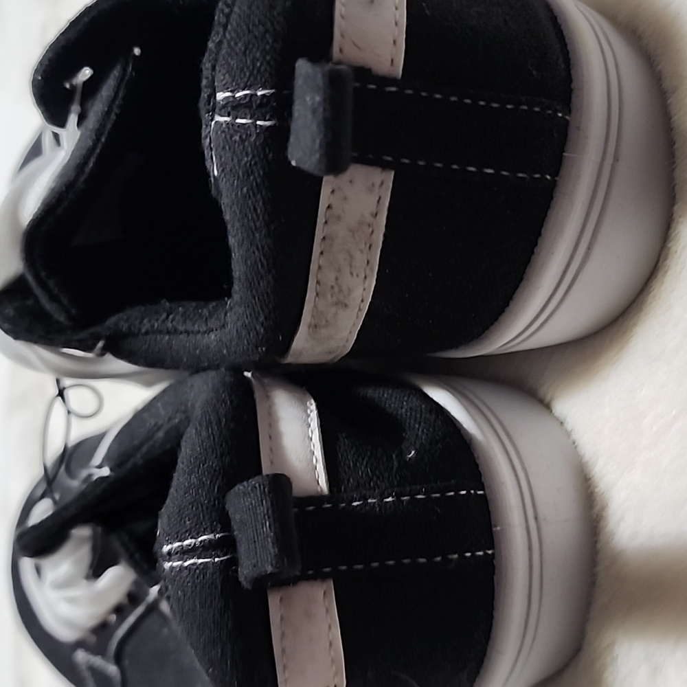 ST REVOLUTION NEW WITH TAGS MEN'S SIZE 9 SNEAKERS ๐ - Picture 6 of 10